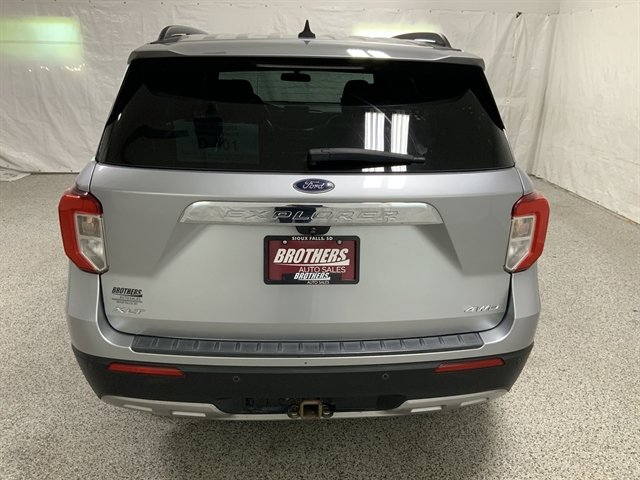 Used 2021 Ford Explorer XLT w/ Equipment Group 202A AWD/4WD image 7