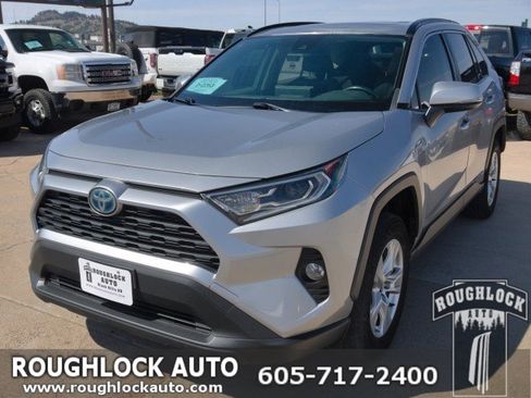 Used 2021 Toyota RAV4 XLE w/ Convenience Package AWD/4WD image 1