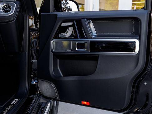 Used 2025 Mercedes-Benz G 550 image 34