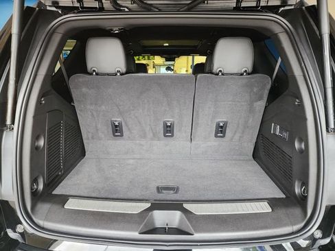 Certified 2025 Chevrolet Tahoe High Country AWD/4WD image 14