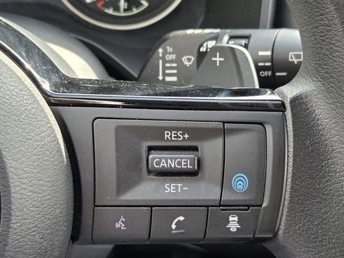 Used 2023 Nissan Rogue SV FWD image 24