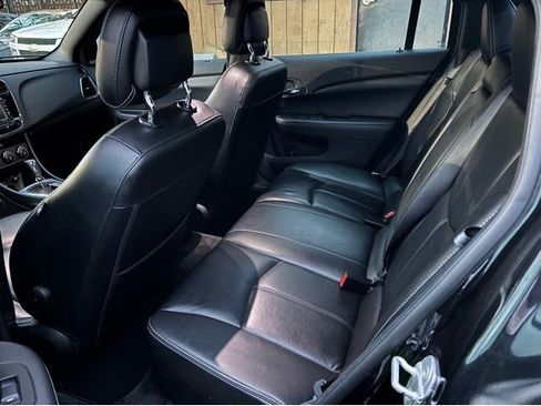 Used 2011 Chrysler 200 Limited FWD image 8