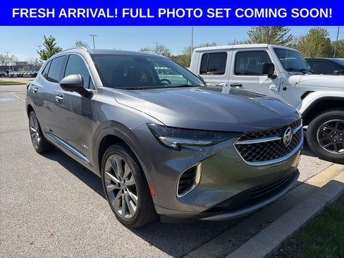 Used 2022 Buick Envision Avenir w/ Technology Package II FWD image 2