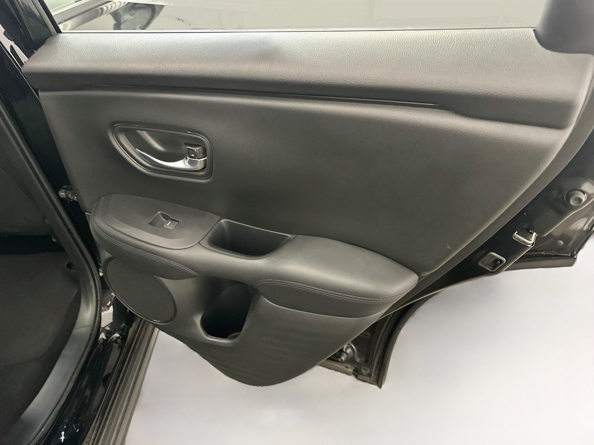 Used 2025 Honda HR-V LX image 30