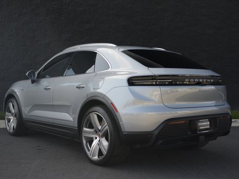 Certified 2025 Porsche Macan 4 Electric image 3