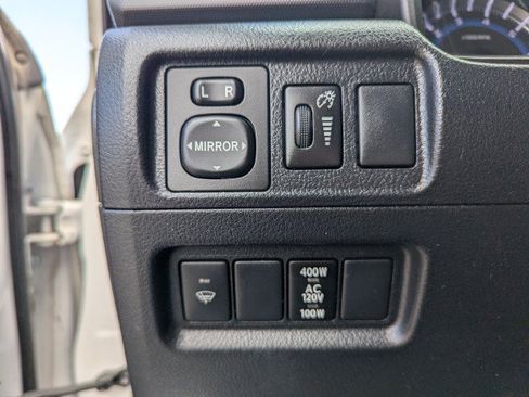 Used 2019 Toyota 4Runner TRD Off-Road Premium AWD/4WD image 17