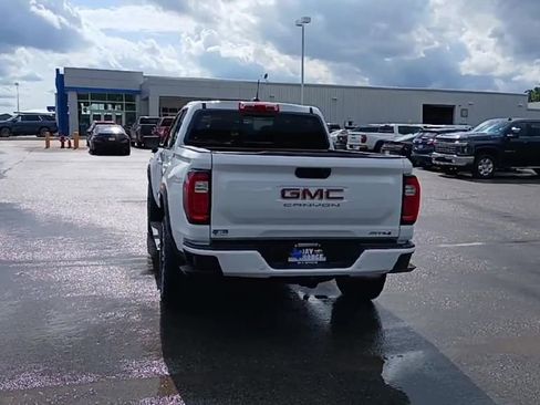 Used 2025 GMC Canyon AT4 w/ Technology Plus Package AWD/4WD image 7