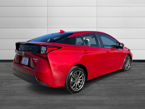 Used 2019 Toyota Prius XLE image 3