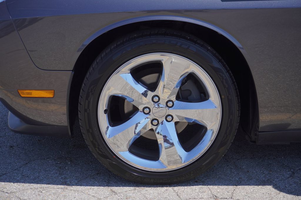 Used 2014 Dodge Challenger R/T Plus RWD image 10
