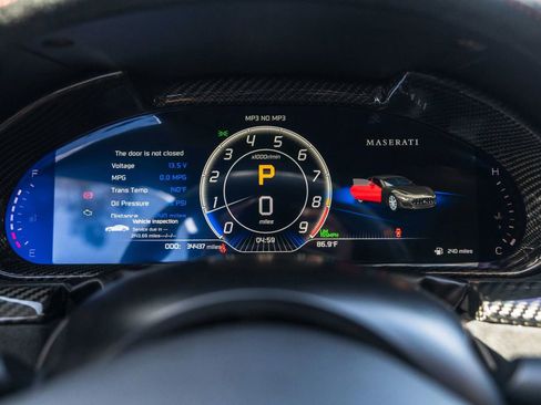 Used 2017 Maserati GranTurismo Sport RWD image 37