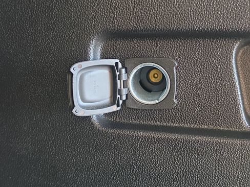 Used 2021 GMC Acadia SLE FWD image 34
