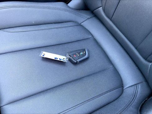 Used 2021 BMW 330i Sedan RWD image 13