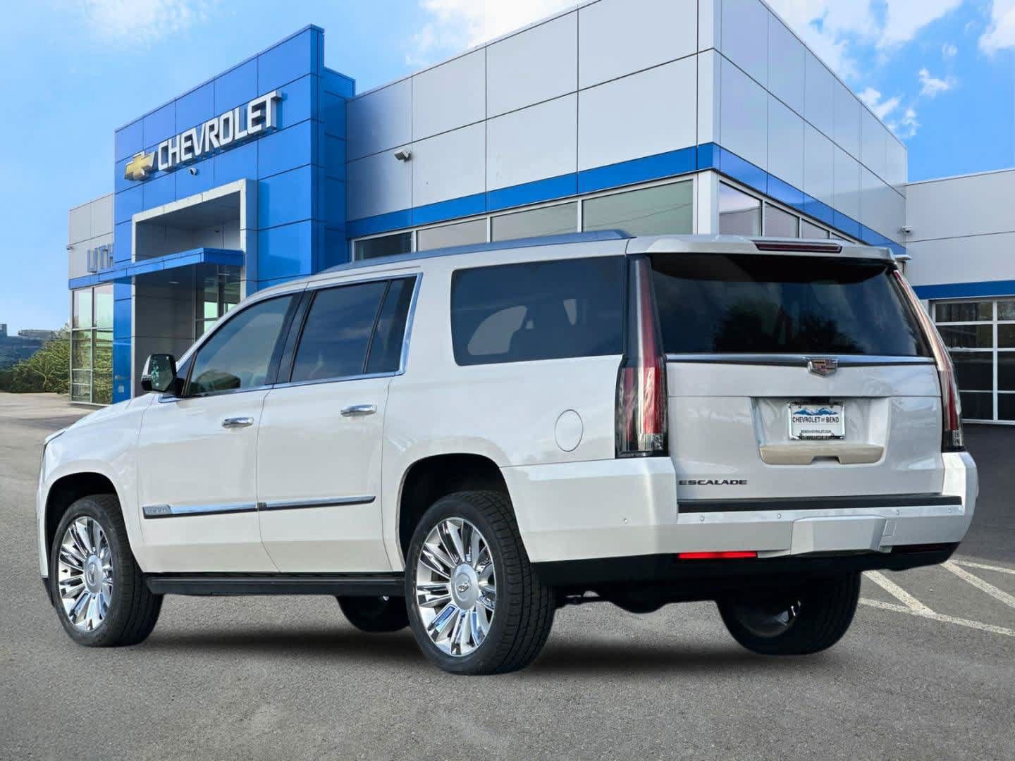 Used 2019 Cadillac Escalade ESV Platinum AWD/4WD image 6