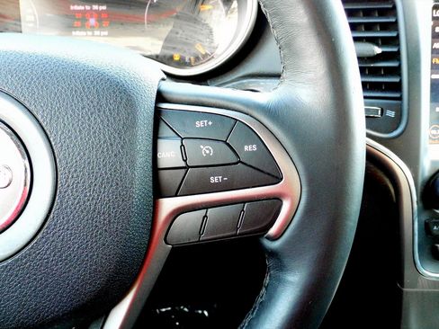 Used 2018 Jeep Grand Cherokee Altitude image 13