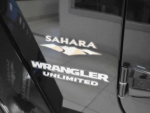 Used 2013 Jeep Wrangler Unlimited Sahara w/ Connectivity Group AWD/4WD image 62