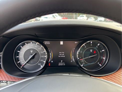 Used 2021 Maserati Quattroporte S GranLusso Q4 image 28