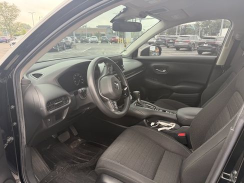Used 2023 Honda HR-V LX image 5