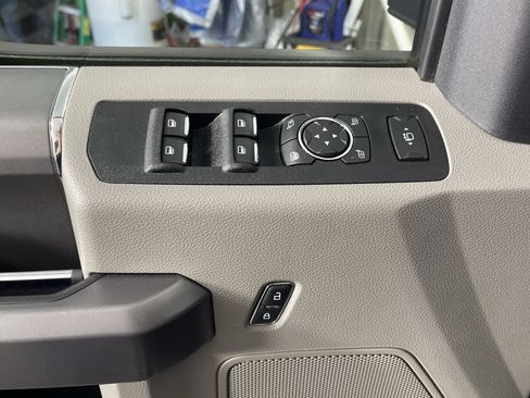 Used 2021 Ford F350 XLT w/ XLT Premium Package AWD/4WD image 18