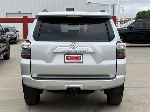Used 2024 Toyota 4Runner SR5 image 5