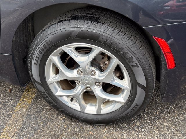 Used 2019 Chrysler Pacifica Limited FWD image 5