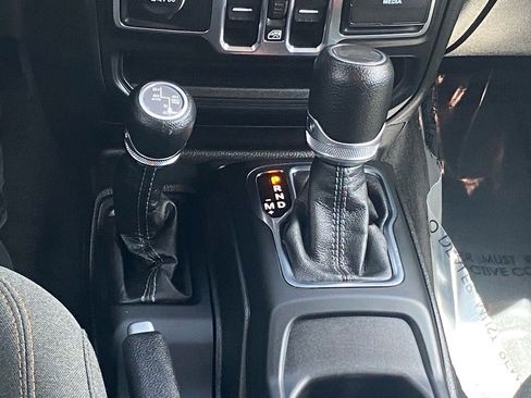 Used 2024 Jeep Wrangler Unlimited w/ Convenience Group image 12