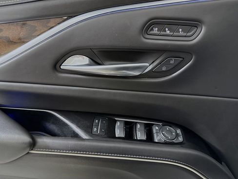 Used 2022 Cadillac Escalade ESV Sport Platinum w/ LPO, ONYX Package image 17