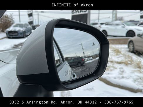 Used 2025 Nissan Rogue SV w/ SV Premium Package image 23