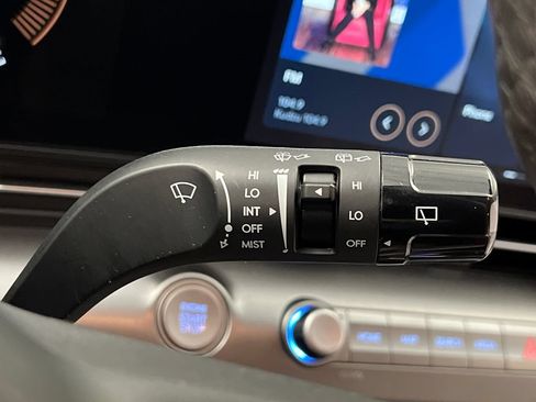 Used 2025 Hyundai Kona SEL AWD/4WD image 47