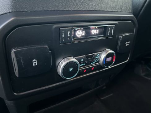 Used 2020 Ford Expedition Limited image 19