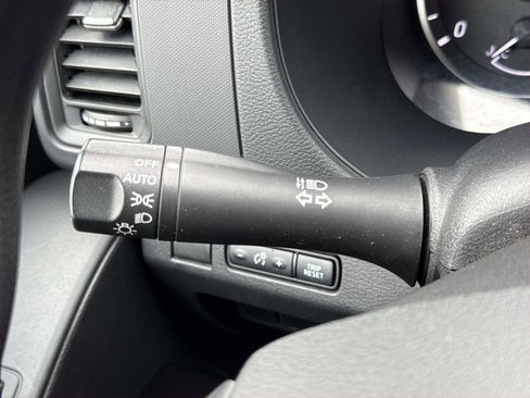 Used 2022 Nissan Frontier S RWD image 15