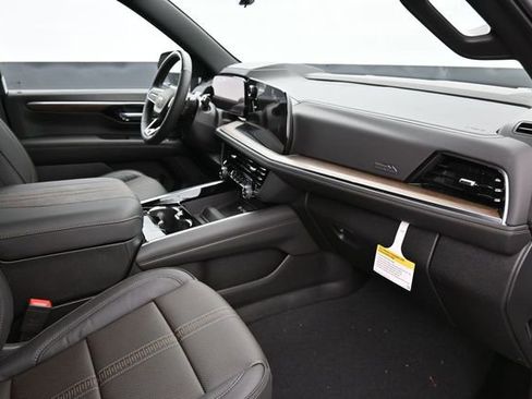 New 2026 Chevrolet Suburban High Country AWD/4WD image 22
