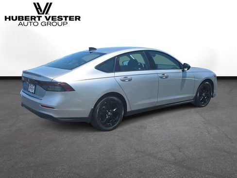 Used 2025 Honda Accord SE image 6