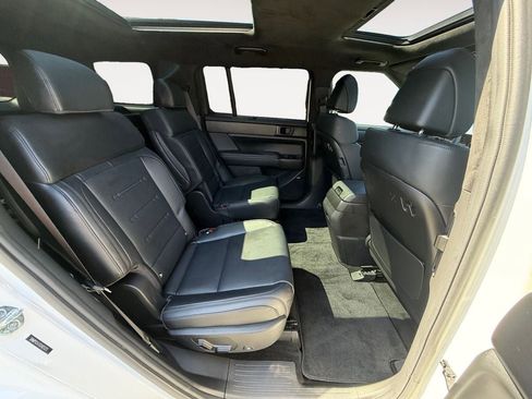 Used 2025 Hyundai Santa Fe Calligraphy AWD/4WD image 23