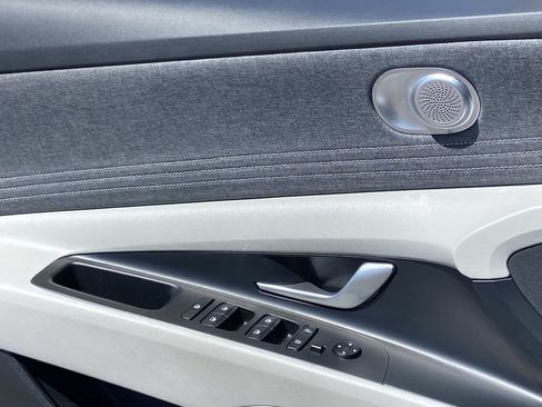 Used 2024 Hyundai Elantra Limited FWD image 20