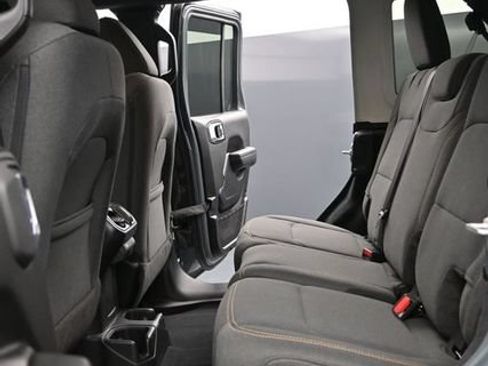 Used 2024 Jeep Wrangler Unlimited Sport AWD/4WD image 10