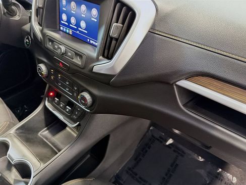 Used 2021 GMC Terrain SLE FWD image 29