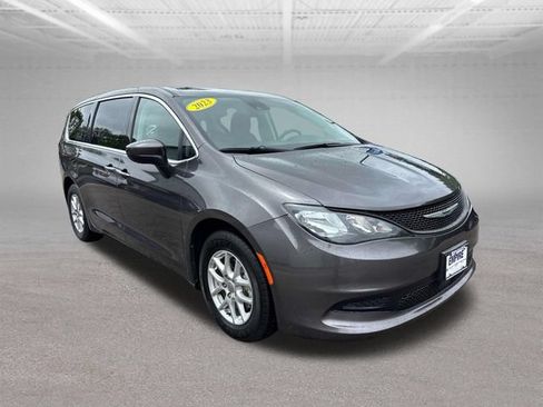 Used 2023 Chrysler Voyager LX FWD image 9