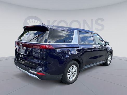 Used 2024 Kia Carnival LX FWD image 5