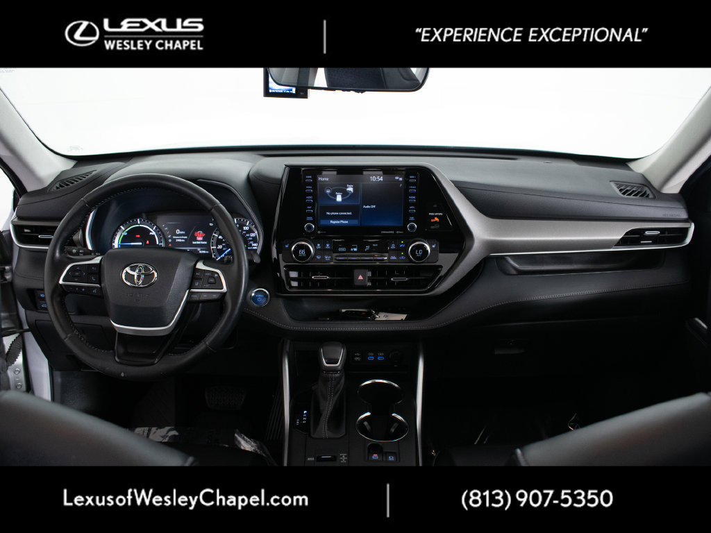 Used 2022 Toyota Highlander XLE AWD/4WD image 16