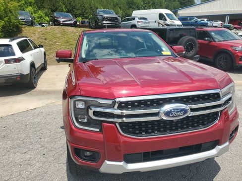 Used 2025 Ford Ranger Lariat w/ Chrome Accent Package AWD/4WD image 3
