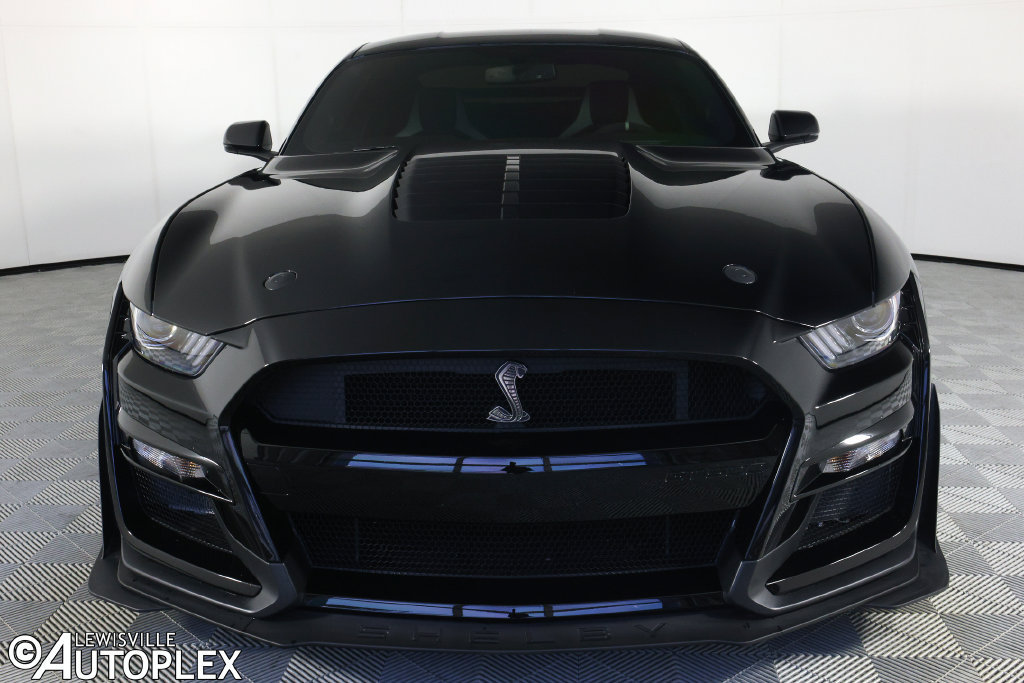Used 2022 Ford Mustang Shelby GT500 w/ Carbon Fiber Track Pack RWD image 2