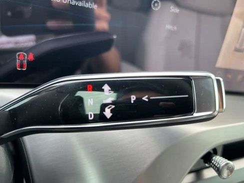 New 2026 Cadillac Vistiq Sport image 19