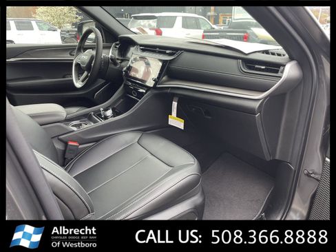 New 2026 Jeep Grand Cherokee Limited AWD/4WD image 15