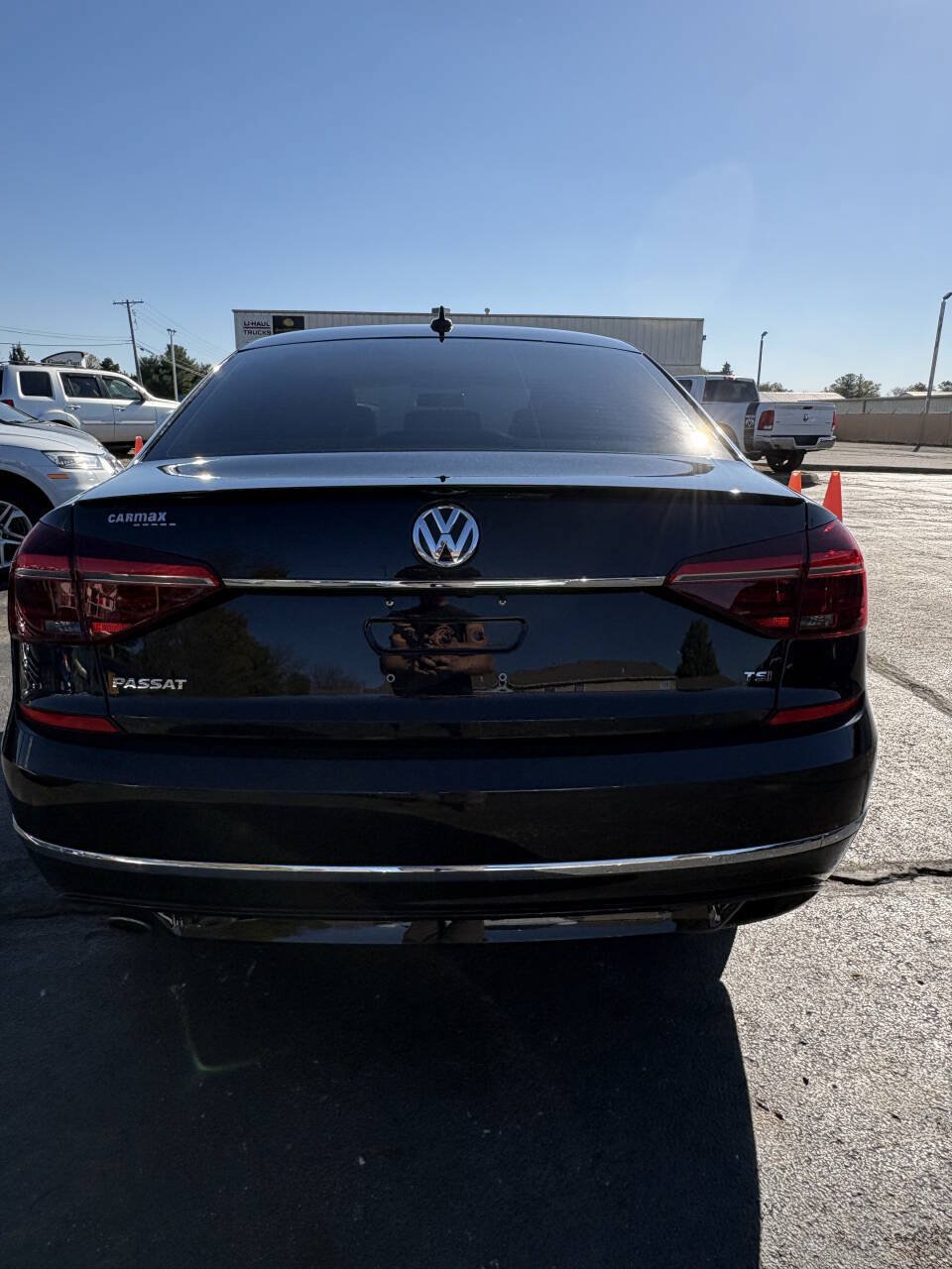Used 2017 Volkswagen Passat 1.8T R-Line w/ R-Line Lighting Package FWD image 7