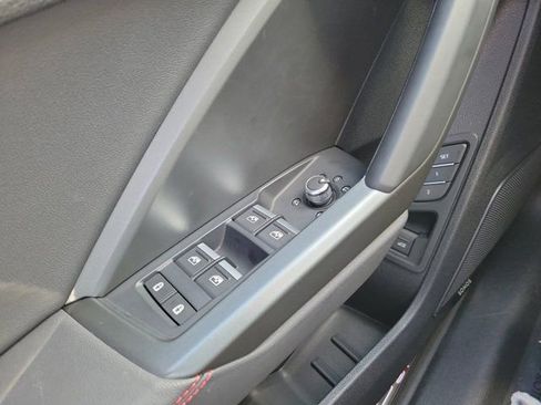 Certified 2025 Audi Q3 2.0T Premium Plus w/ Premium Plus Package image 19