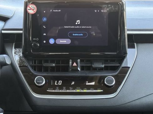 Used 2025 Toyota Corolla LE FWD image 17