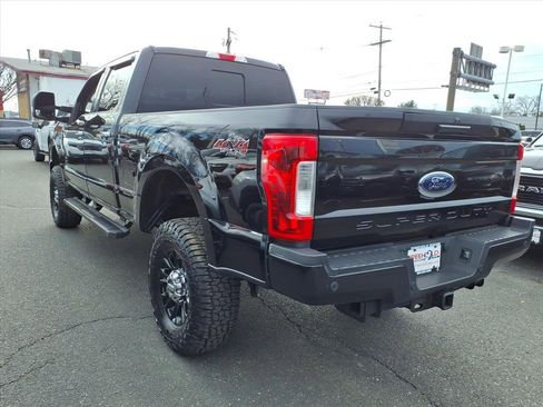 Used 2019 Ford F250 XLT w/ XLT Premium Package image 4