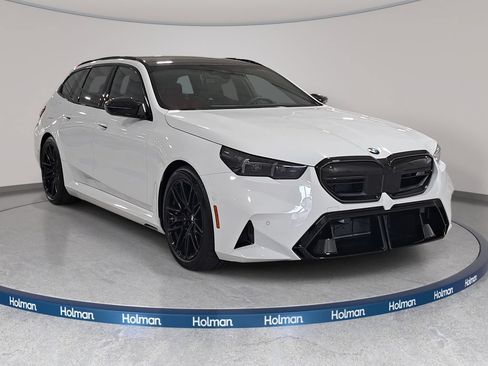 New 2027 BMW M5 Touring AWD/4WD image 3