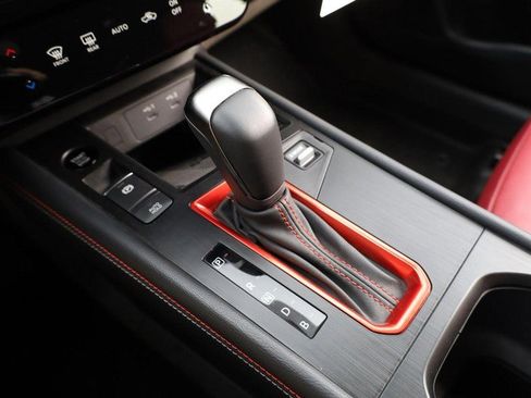 New 2025 Nissan Kicks SR image 18