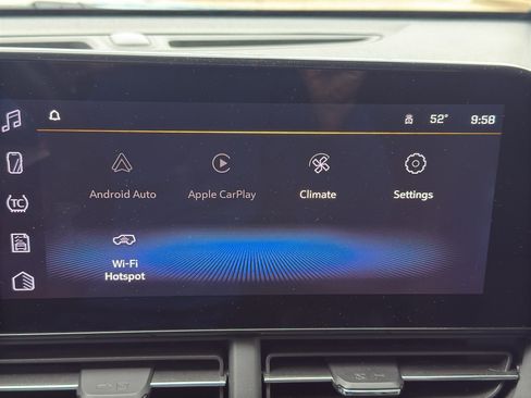 Used 2025 Chevrolet Trax RS w/ Sunroof Package image 30